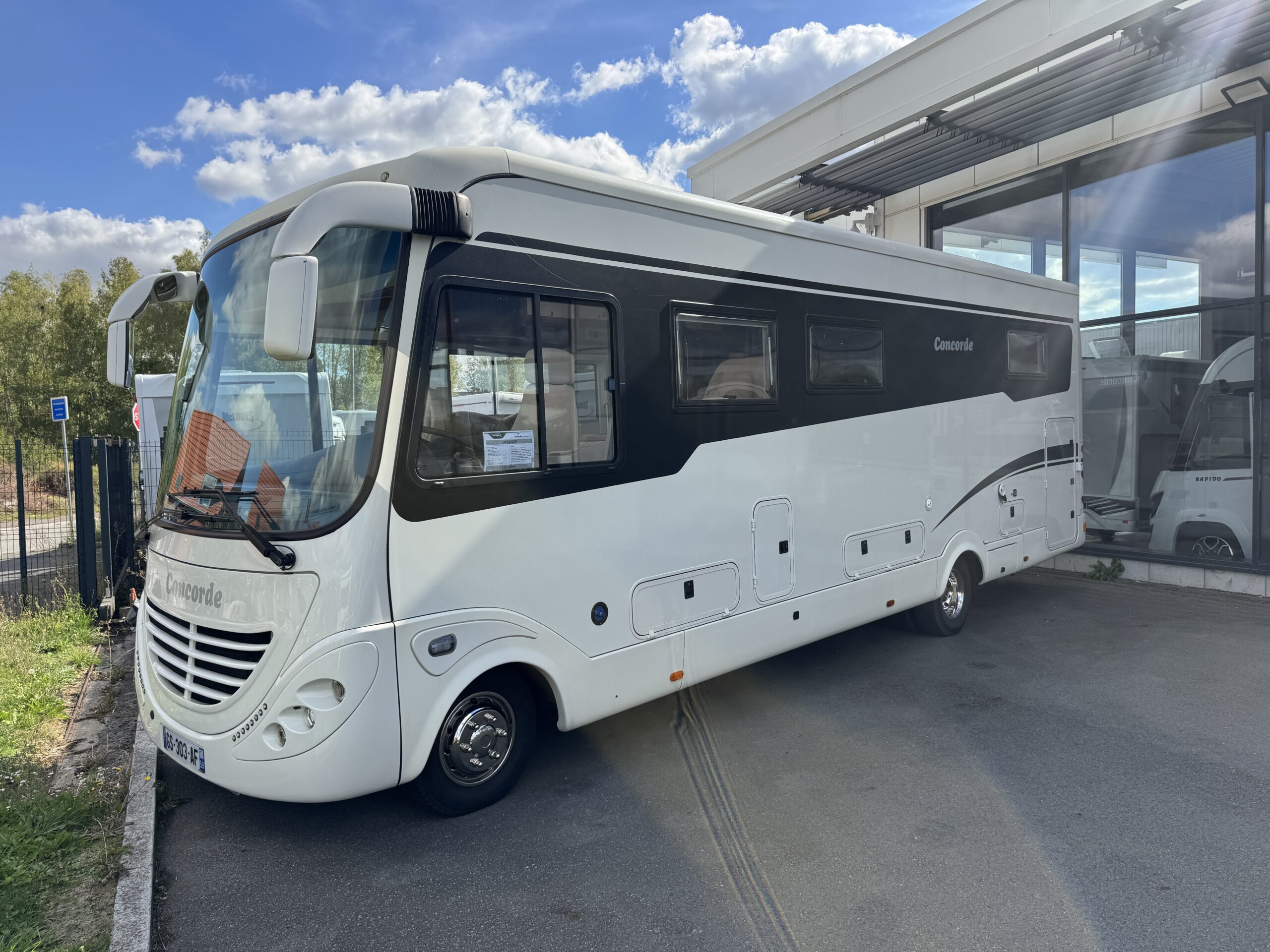 2009 Concorde Charisma 890M