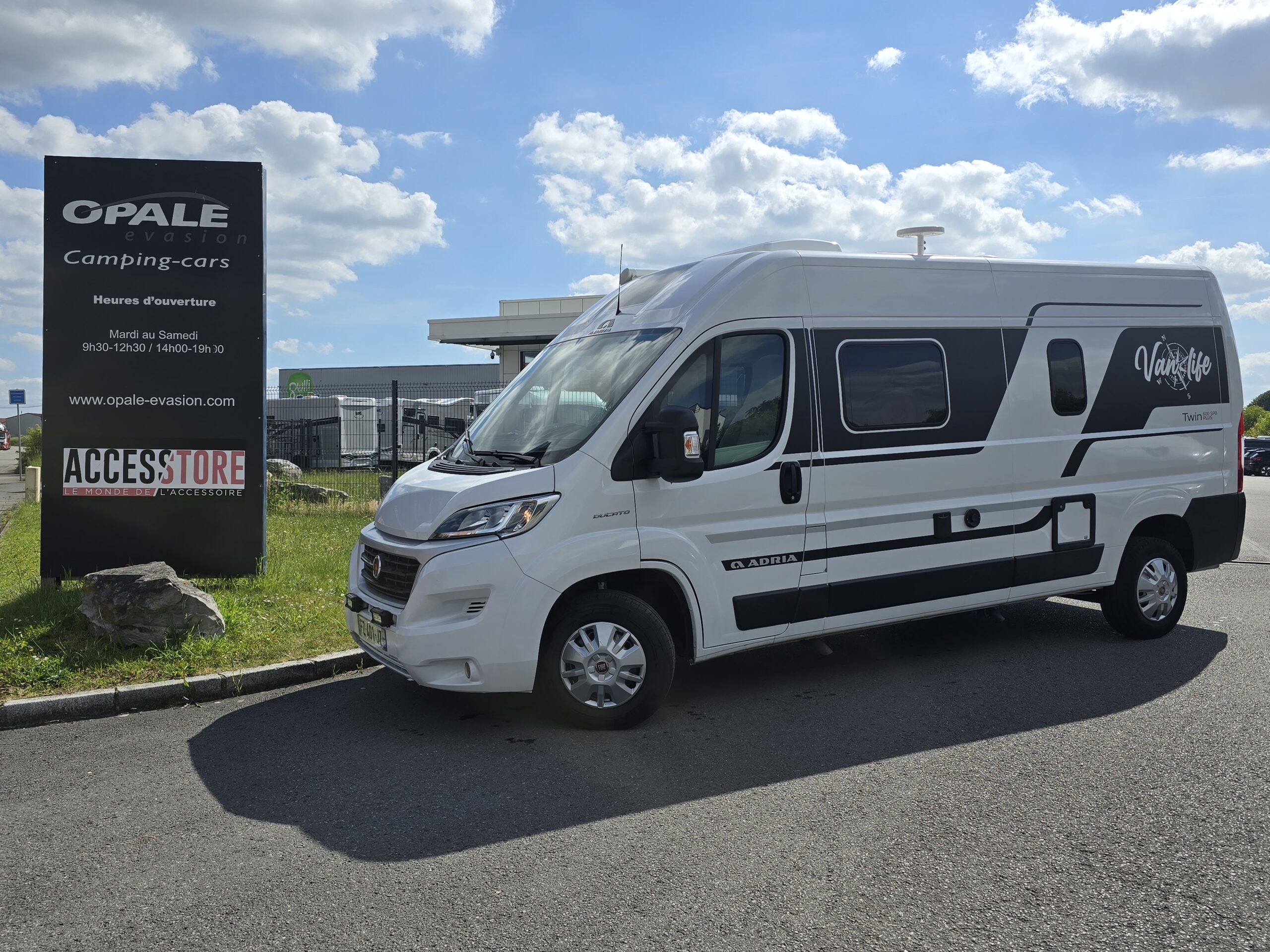 ADRIA TWIN 600 SPB PLUS